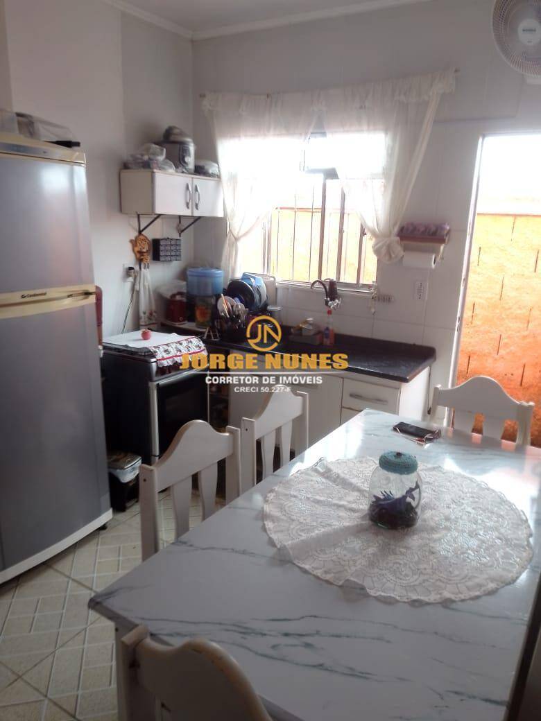 Casa à venda com 2 quartos, 100m² - Foto 4