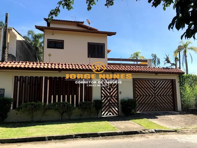 Casa à venda com 3 quartos, 250m² - Foto 1